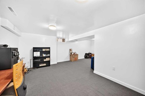 7312 36 Avenue Nw, Calgary, AB 