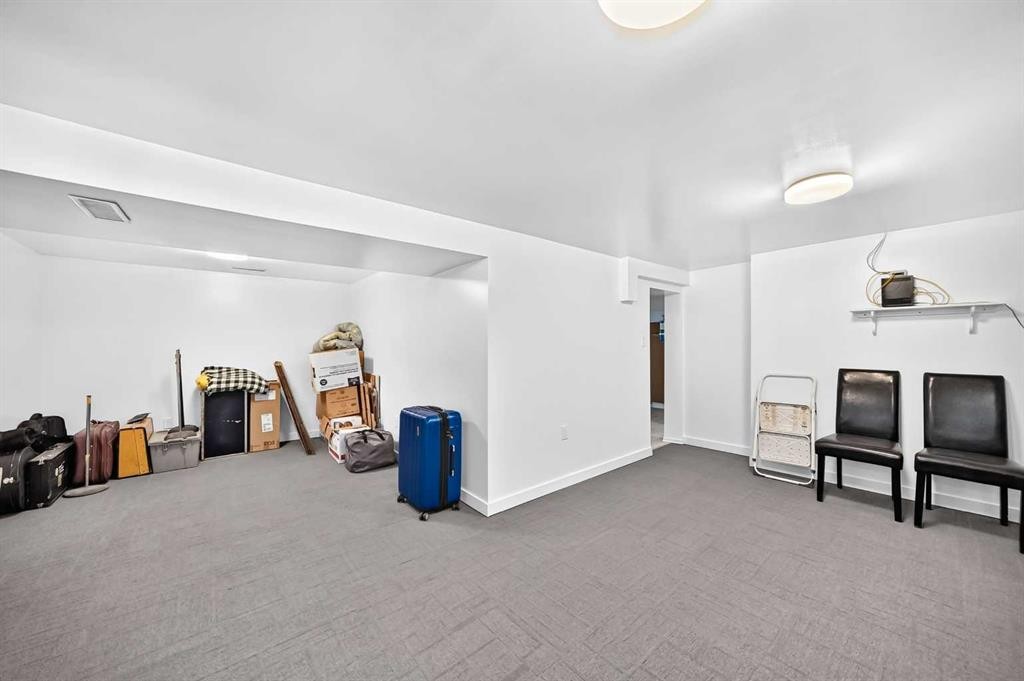 7312 36 Avenue Nw, Calgary, AB
