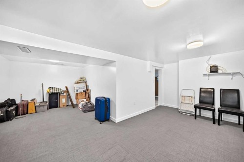 7312 36 Avenue Nw, Calgary, AB 