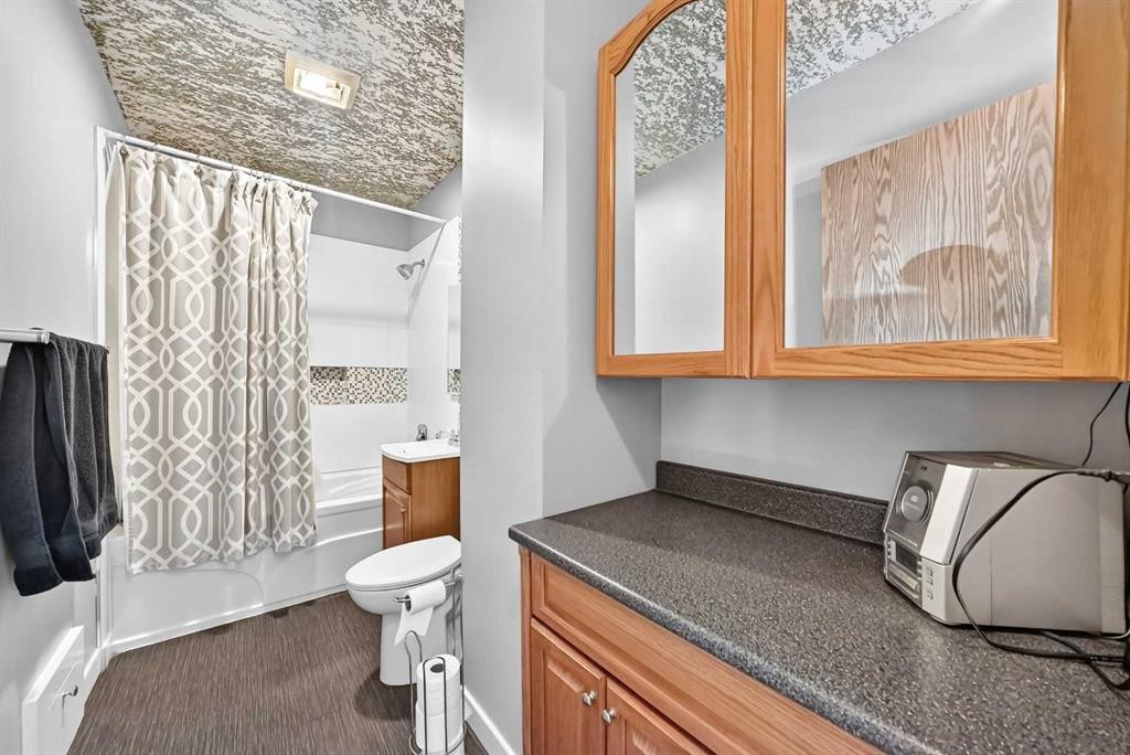 7312 36 Avenue Nw, Calgary, AB