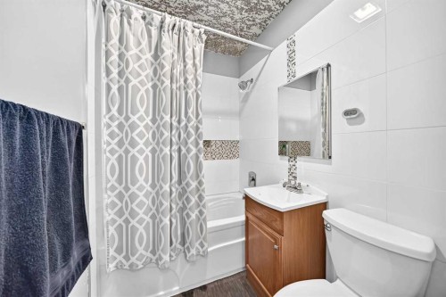 7312 36 Avenue Nw, Calgary, AB 
