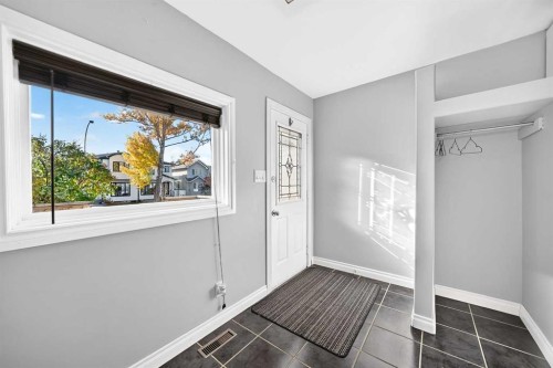 7312 36 Avenue Nw, Calgary, AB 
