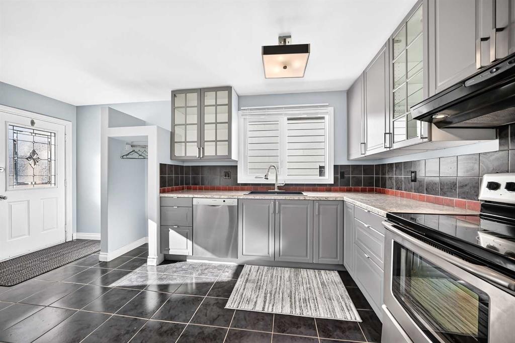 7312 36 Avenue Nw, Calgary, AB