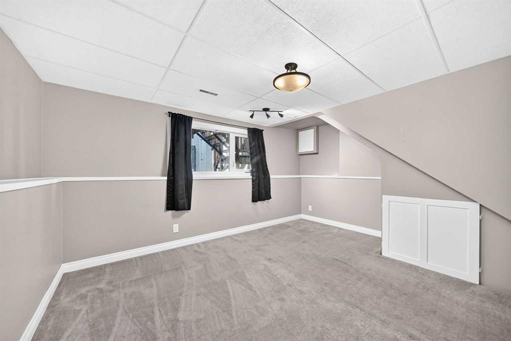 7312 36 Avenue Nw, Calgary, AB