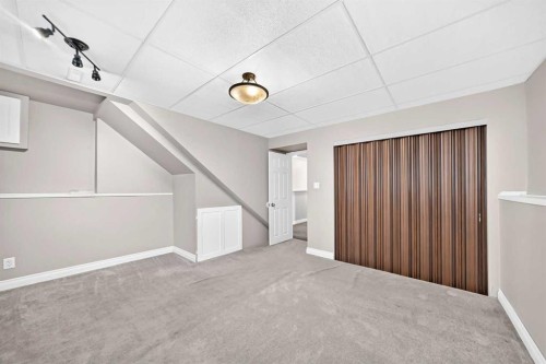 7312 36 Avenue Nw, Calgary, AB 