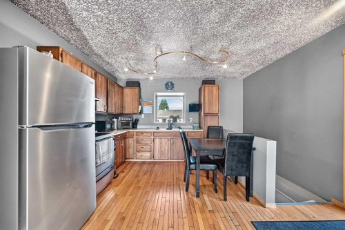 7312 36 Avenue Nw, Calgary, AB 