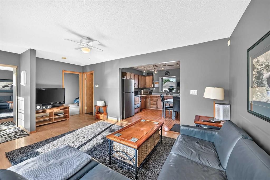 7312 36 Avenue Nw, Calgary, AB