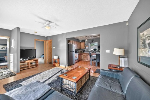7312 36 Avenue Nw, Calgary, AB 
