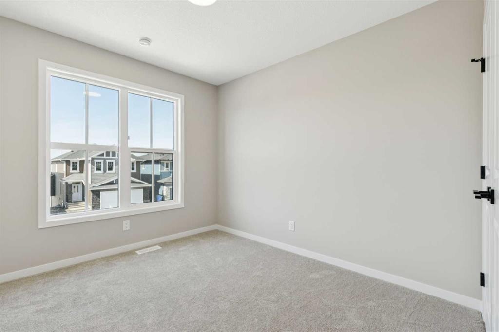 302 Hotchkiss Common Se, Calgary, AB