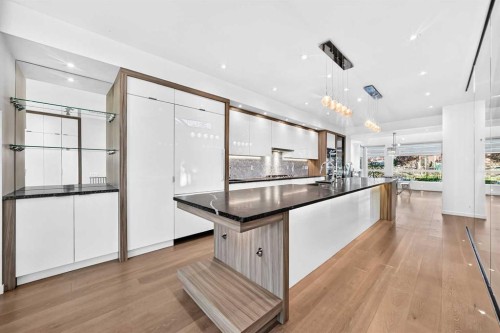 1743 8 Avenue Nw, Calgary, AB 