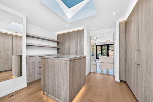1743 8 Avenue Nw, Calgary, AB 