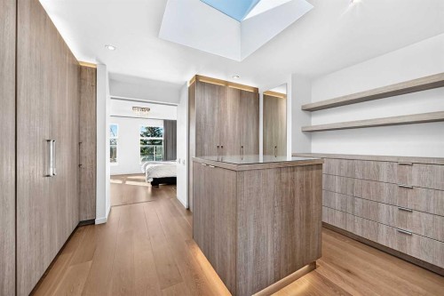 1743 8 Avenue Nw, Calgary, AB 