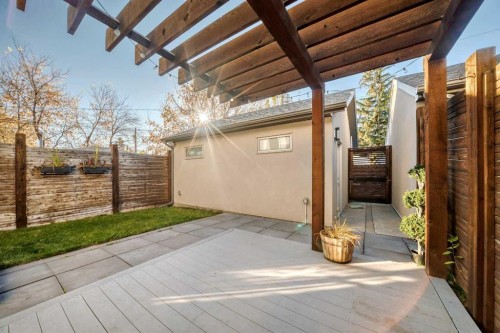 1743 8 Avenue Nw, Calgary, AB 