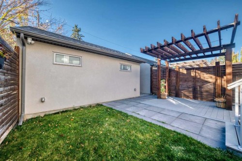 1743 8 Avenue Nw, Calgary, AB 
