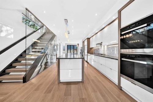 1743 8 Avenue Nw, Calgary, AB 