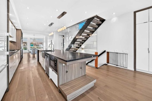 1743 8 Avenue Nw, Calgary, AB 
