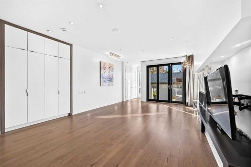1743 8 Avenue Nw, Calgary, AB 