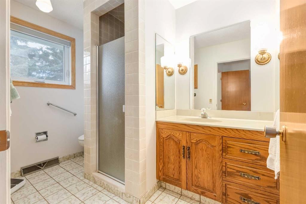 2043 Ungava Road Nw, Calgary, AB