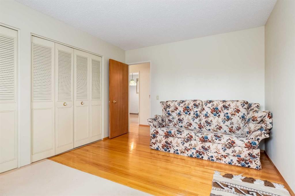 2043 Ungava Road Nw, Calgary, AB