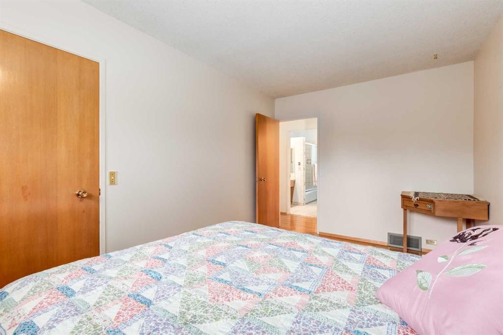 2043 Ungava Road Nw, Calgary, AB
