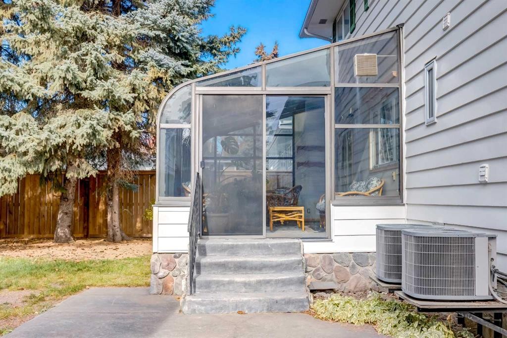 2043 Ungava Road Nw, Calgary, AB
