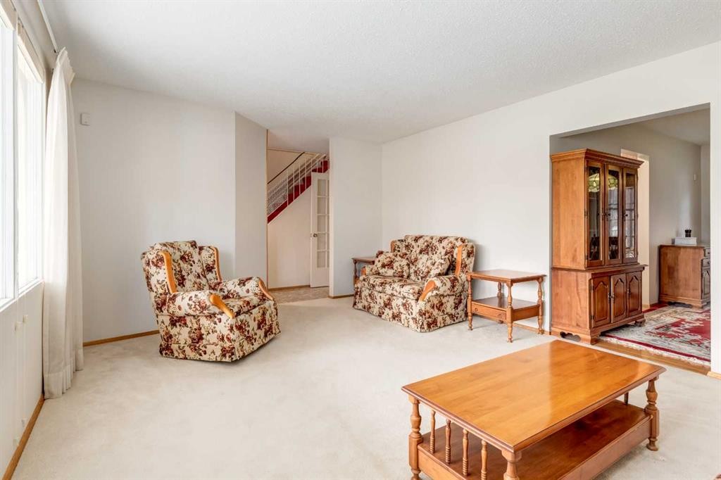 2043 Ungava Road Nw, Calgary, AB