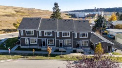 2232 44 Street NW Calgary, AB T3B 0W4