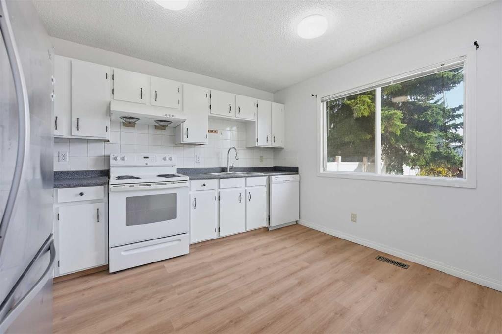 70 Edgeburn Crescent Nw, Calgary, AB