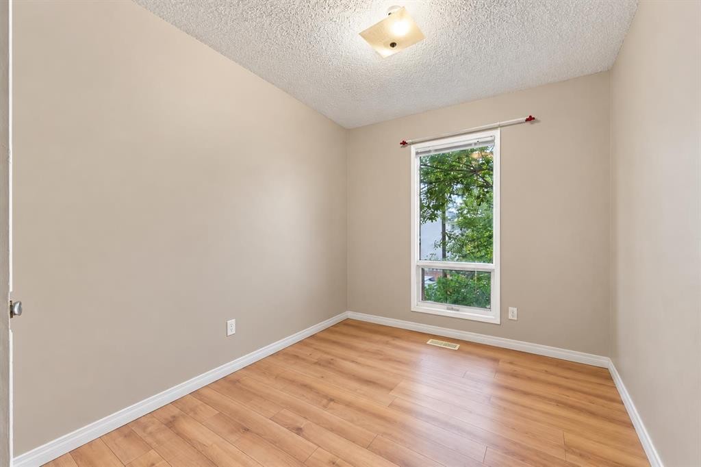 70 Edgeburn Crescent Nw, Calgary, AB
