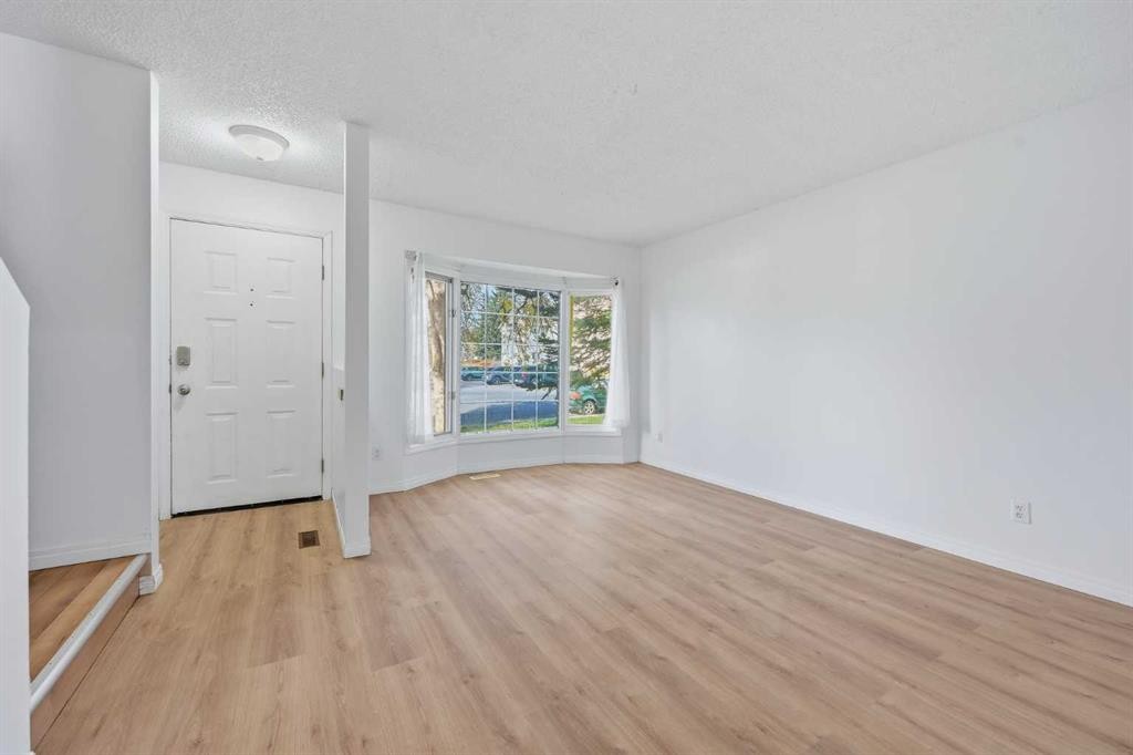 70 Edgeburn Crescent Nw, Calgary, AB