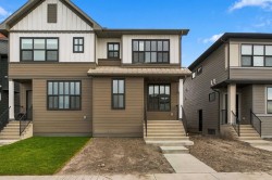 676 Rowmont Boulevard NW Calgary, AB T3L 0N5