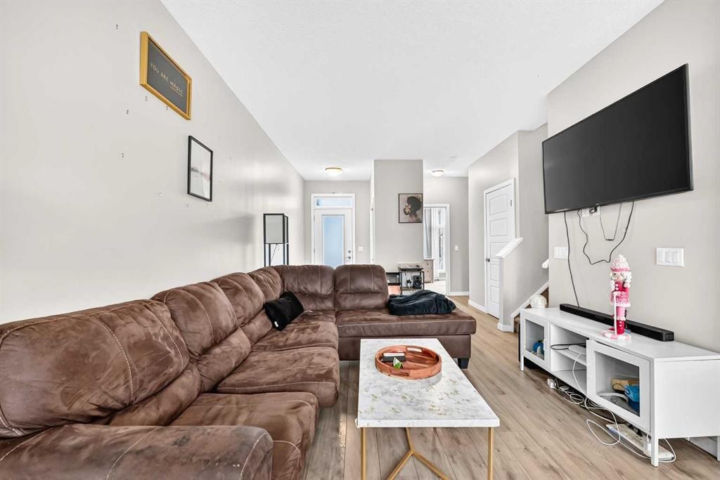 329 Seton Circle Se, Calgary, AB