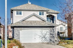 222 Royal Crest Place NW Calgary, AB T3G 4M9