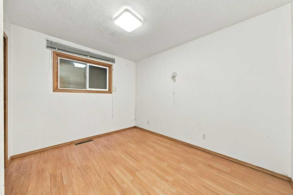 8528 Bowglen Road Nw, Calgary, AB