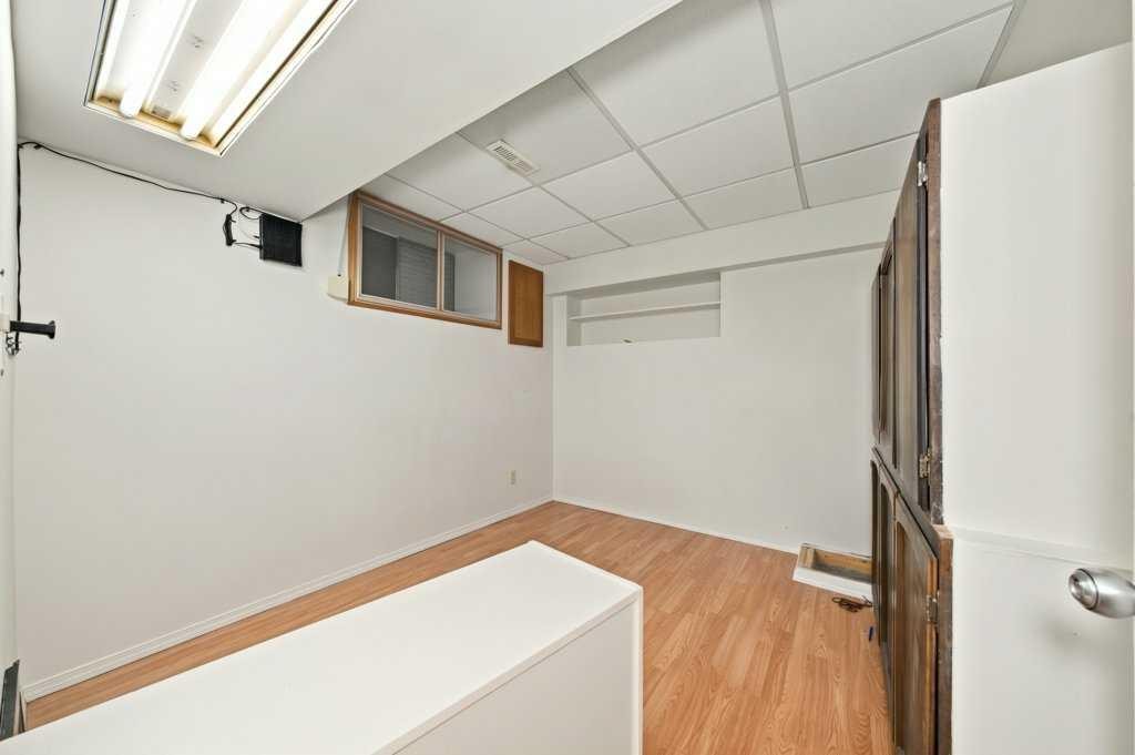 8528 Bowglen Road Nw, Calgary, AB