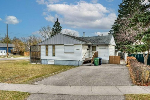 8528 Bowglen Road Nw, Calgary, AB 