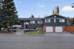 1415 Lake Ontario Drive SE Calgary, AB T2J 4Y3