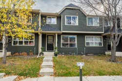 552 Queenston Gardens SE Calgary, AB T2J 6R2