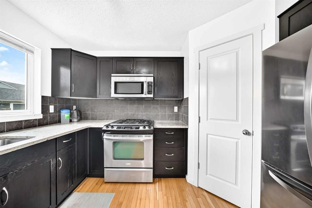 139 89 Street Sw, Calgary, AB