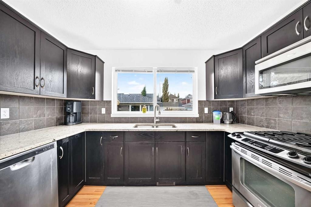 139 89 Street Sw, Calgary, AB