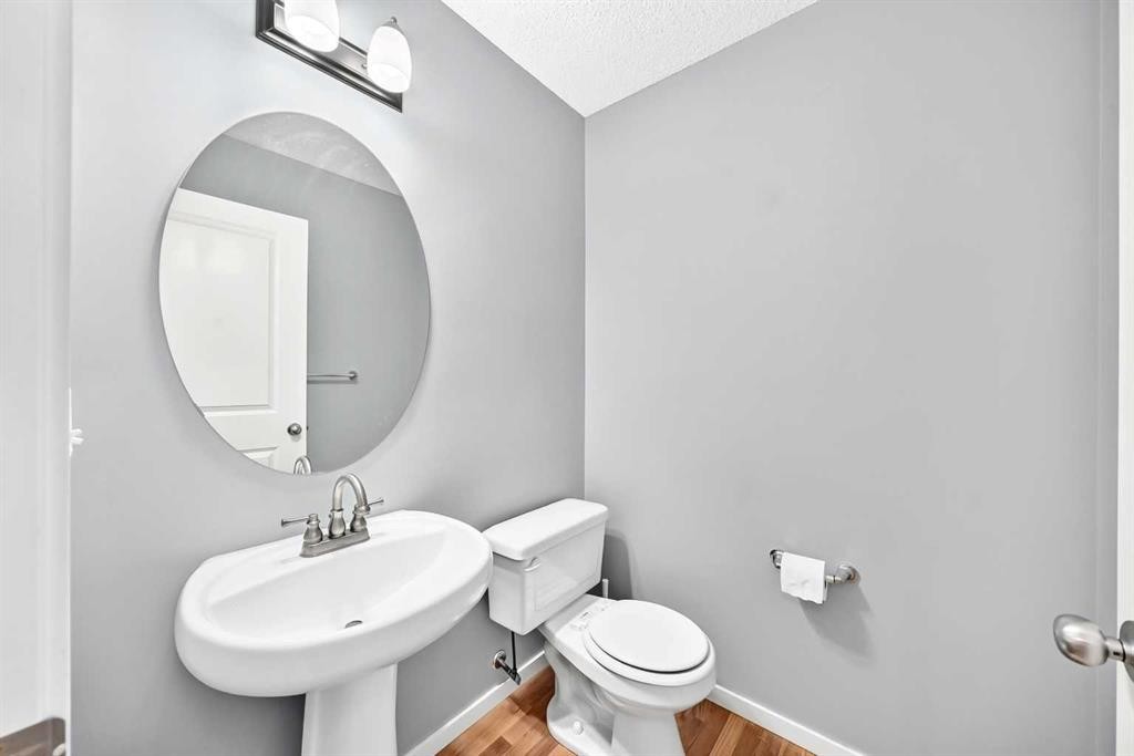 139 89 Street Sw, Calgary, AB