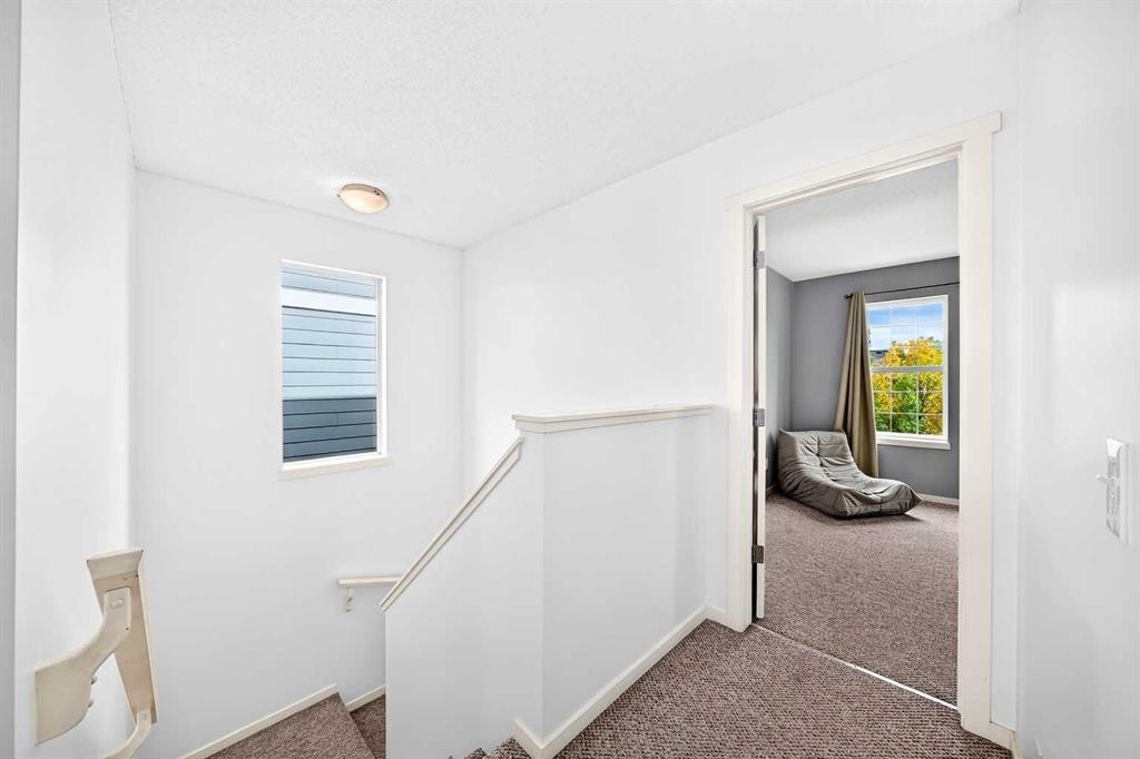 139 89 Street Sw, Calgary, AB