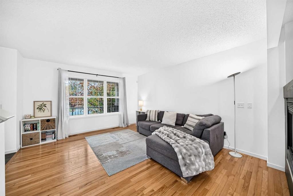 139 89 Street Sw, Calgary, AB