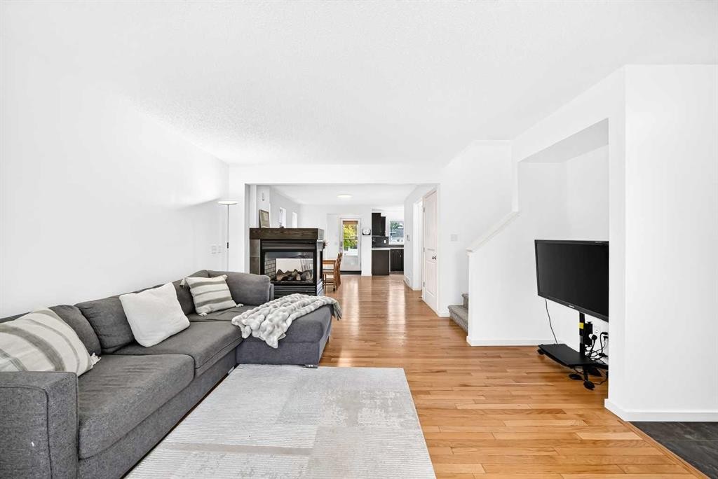 139 89 Street Sw, Calgary, AB