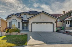 24 Signature Point SW Calgary, AB T3H 3B9