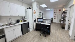809 Manning Road NE Calgary, AB T2E 5W5