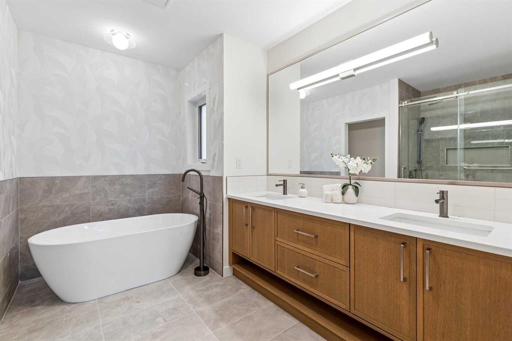 1637 Bowness Road Nw, Calgary, AB