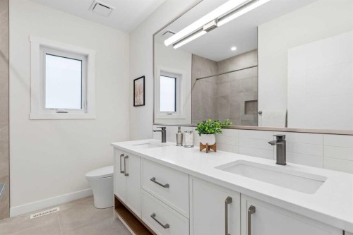 1637 Bowness Road Nw, Calgary, AB 