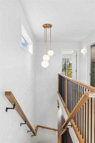 1637 Bowness Road Nw, Calgary, AB 