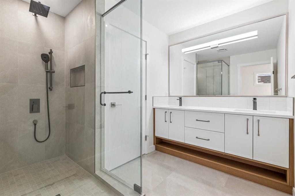 1637 Bowness Road Nw, Calgary, AB